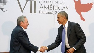 Obama y Raúl Castro © Cumbre de las Américas